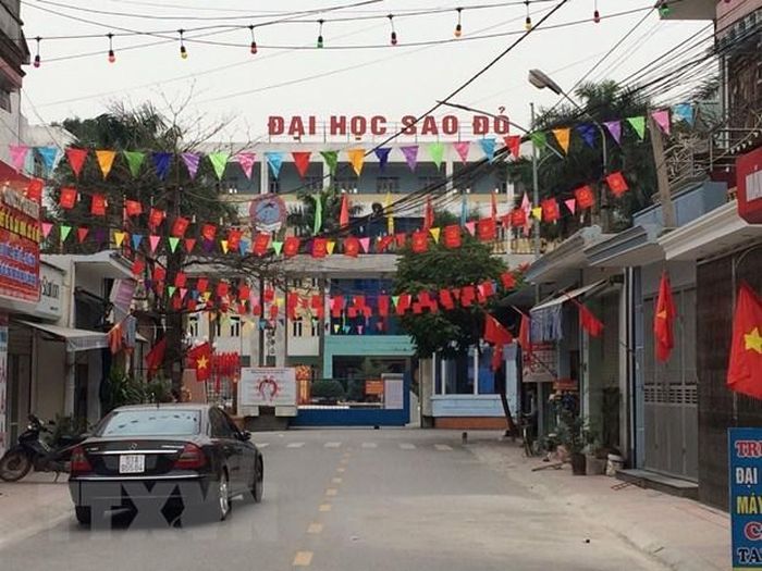 Đại học Sao Đỏ được dùng làm điểm cách ly tập trung. (Ảnh: TTXVN phát)