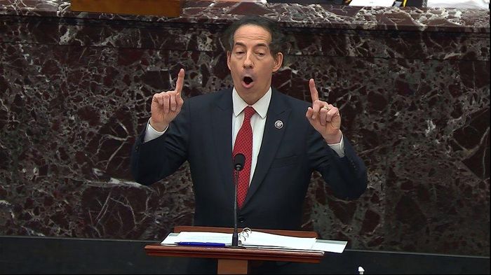  Hạ nghị sĩ Jamie Raskin, người đứng đầu nhóm công tố của Hạ viện, trình bày lập luận trước Thượng viện hôm 9/2. Ảnh: AP. 