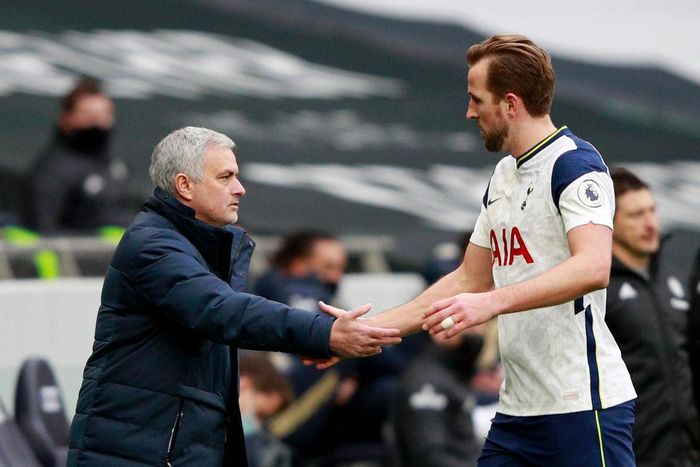Mourinho tự tin cùng Tottenham giành danh hiệu League Cup tới đây để giữ chân Harry Kane