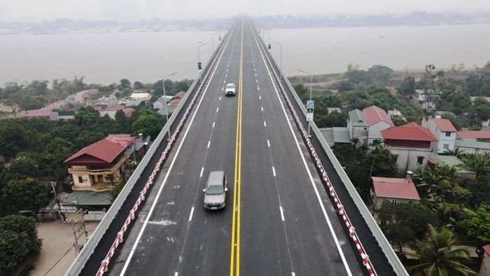  Cầu Thăng Long trong ngày thông xe sau 5 tháng ''đại tu''. Ảnh: Phạm Hùng