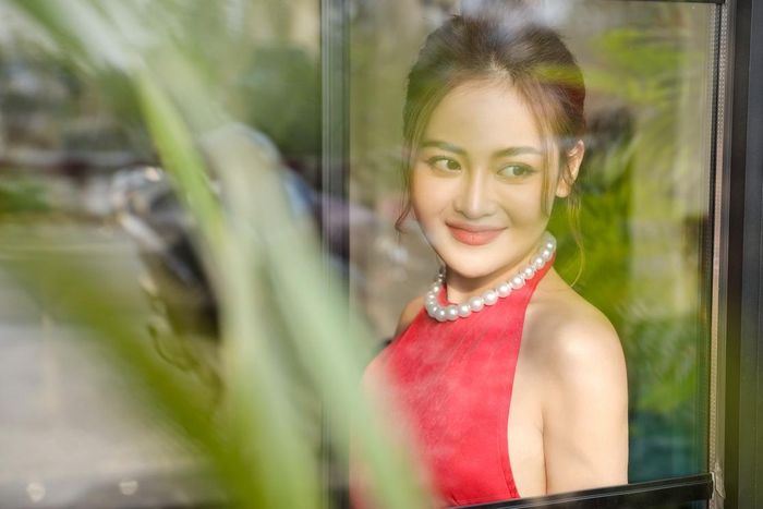 Theo lời kể của Thùy Anh, cô nhận được lời mời tham gia buổi tiệc của đạo diễn Trần Hữu Tấn. Tại đây, đạo diễn trò chuyện, giao lưu và chọn ra diễn viên phù hợp cho từng vai. Vì bận rộn, Thùy Anh không tham gia buổi casting vai chính nhưng vẫn may mắn được chọn vì có nhiều nét giống với nhân vật. "Quay Rừng thế mạng rất vất vả, tôi và ê-kíp hơn 100 người ở trong rừng 36 ngày, có 7 ngày ngủ trong lều ở giữa rừng. Tuy nhiên, là đam mê và cơ hội, tôi cảm thấy xứng đáng", cô nói.