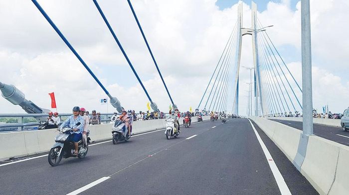 Cầu Vàm Cống. Ảnh: TÍN HUY