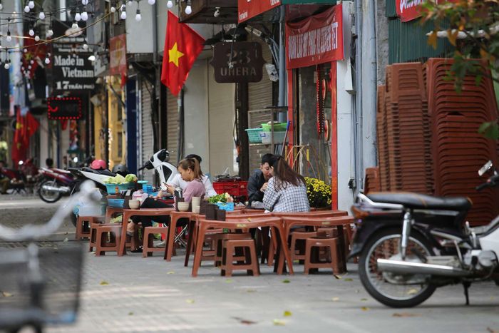 Giá mỗi bát phở, bún... chỉ tăng nhẹ từ 5.000 - 10.000 đồng.