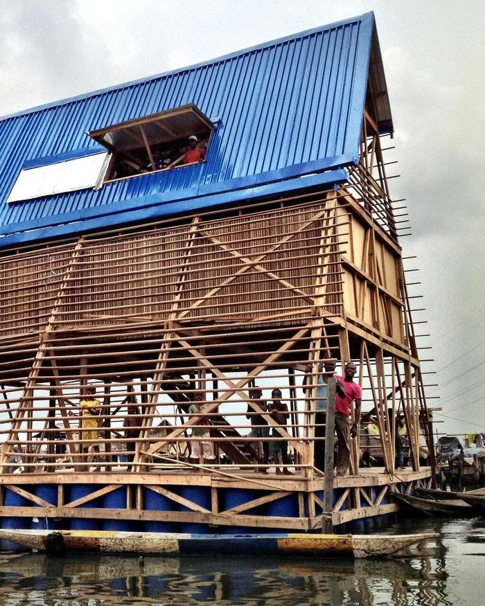  Mô hình “Trường nổi Makoko” đang được công ty kiến trúc NLÉ thử nghiệm. Ảnh: Công ty NLÉ. 