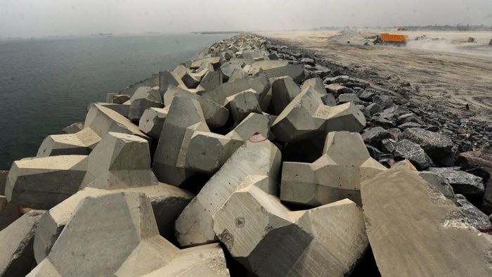  “Bức tường Lagos” sẽ trải dài 8,4 km khi hoàn tất. Ảnh: Getty Images. 
