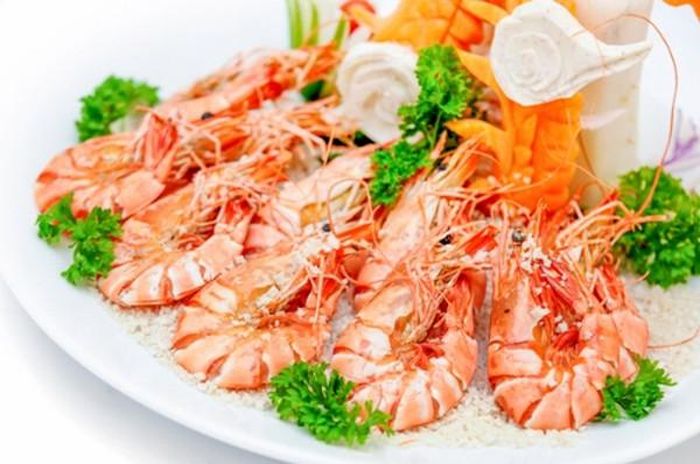 Thực tế, tôm chứa nhiều protein, canxi, photpho, acid béo cùng các khoáng chất cần thiết cho cơ thể.