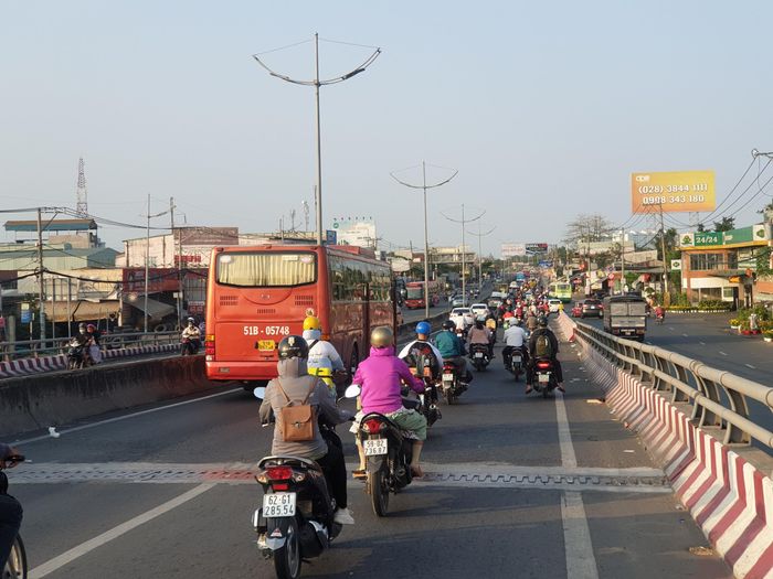 Trên cầu Bình Thuận.