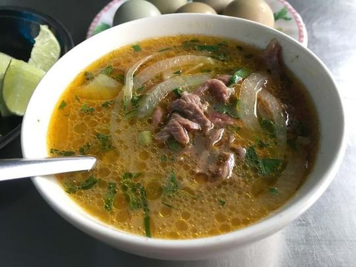 Thêm bổ dưỡng cùng chén tái, nạm "tăng cường" trứng chim trĩ. Ảnh: Tấn Tới