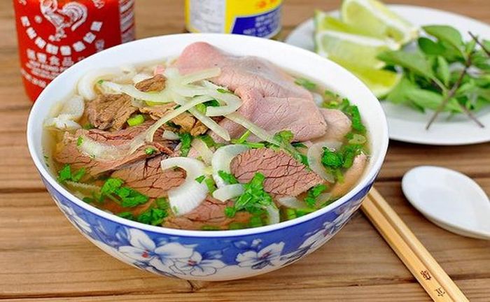 Phở là món ăn được người dân Hà Nội ưu ái sử dụng.