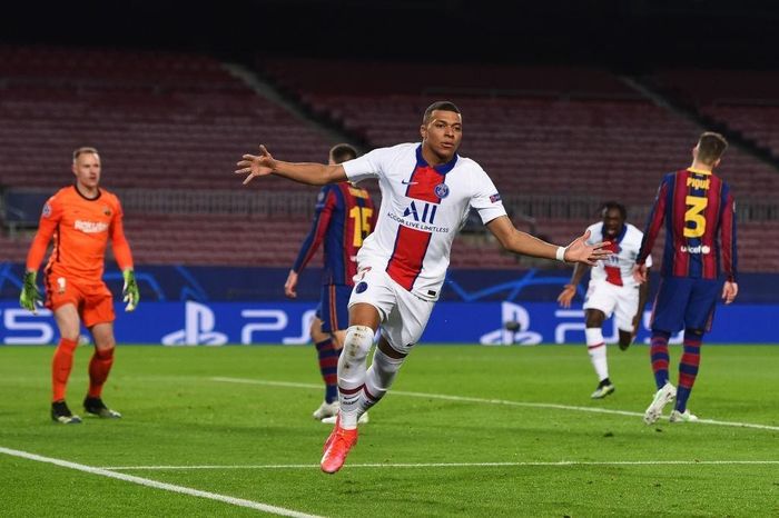  Mbappe chói sáng tại Camp Nou. Ảnh: Reuters. 