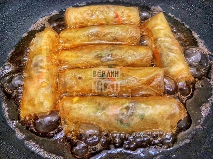 Món chả giò đã làm nên thương hiệu cho Nhật.