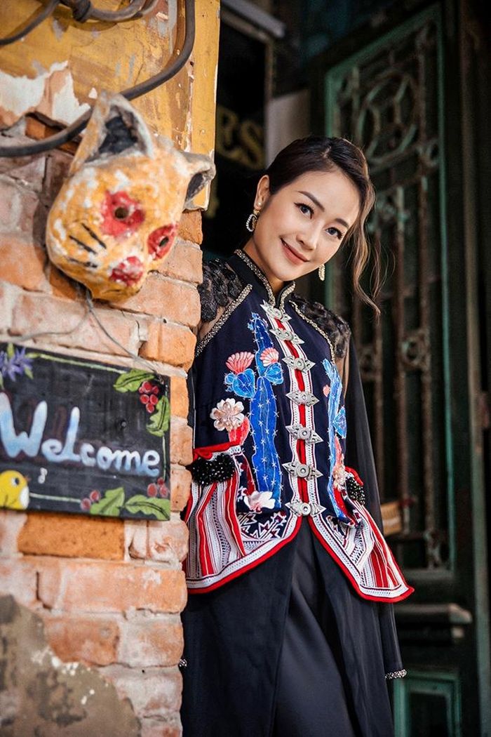 Phí Linh yêu các giá trị truyền thống của dân tộc. Cô nói, nó giống như căn cước để biết mình là ai.