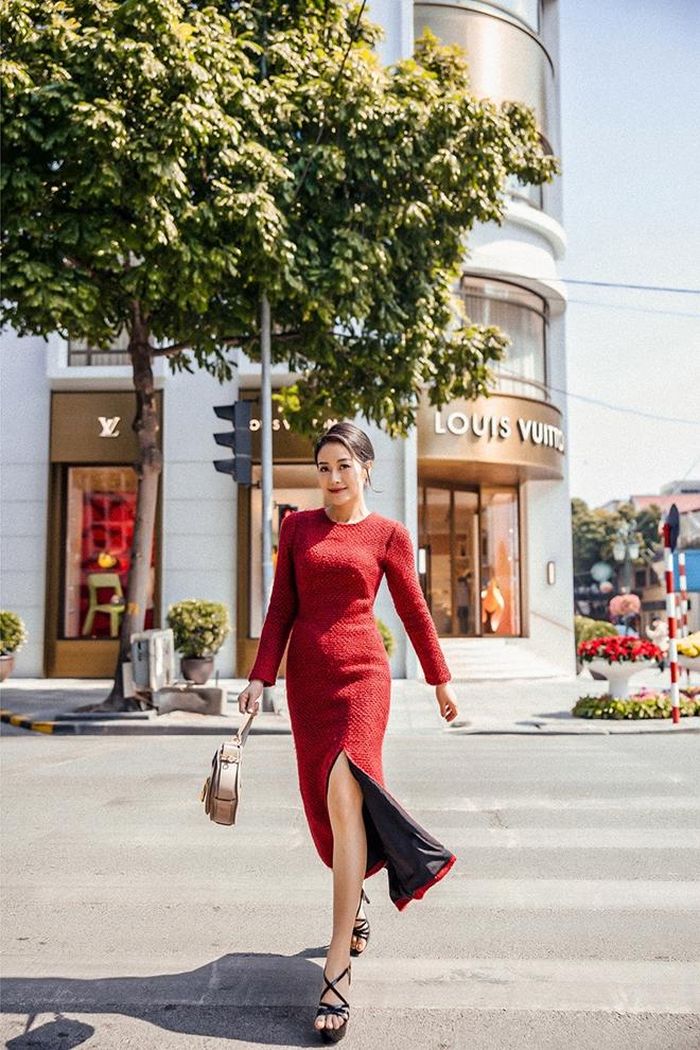 Adrian Anh Tuấn và Vũ Việt Hà là hai nhà thiết kế gắn bó với cô trong thời gian gần đây.