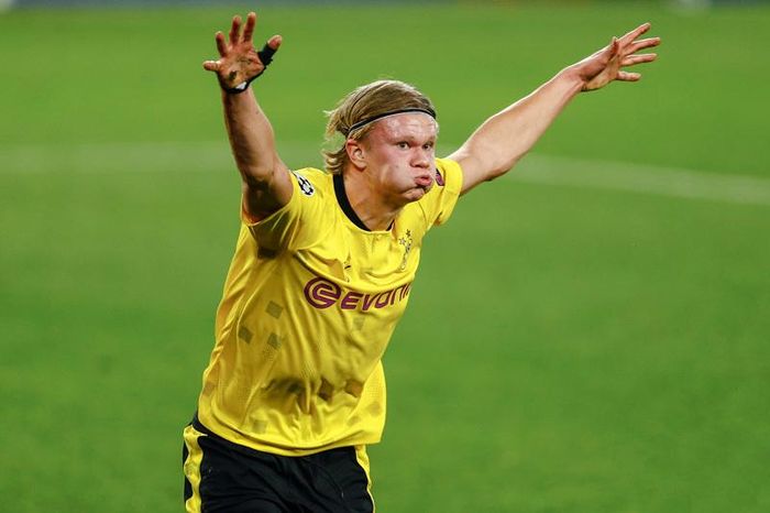Haaland chói sáng khi phối hợp trung lộ của Sancho ghi bàn thắng thứ 2 cho Dortmund