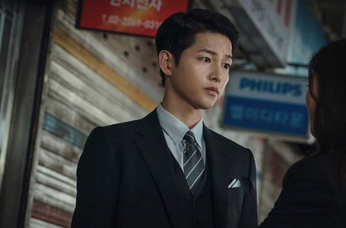 Song Joong Ki sẽ đảm nhận vai luật sư kiêm mafia.