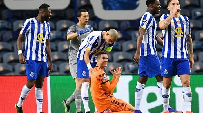 Ronaldo đòi hưởng 11m bất thành cuối trận gặp Porto