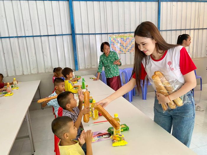  Miss Queen Cambodia có quy mô nhỏ nhưng là cơ hội quý báu để các thí sinh chuyển giới thể hiện bản thân. Năm nay, ngoài sắc vóc và kỹ năng, Sai Fhon còn được đánh giá cao trong suốt quá trình thi vì các hoạt động thiện nguyện ý nghĩa, lan tỏa đến cộng đồng. 