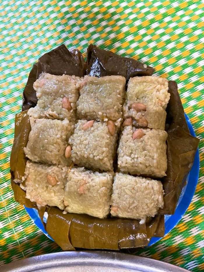 Định gói bánh chưng nhưng lại thèm xôi.
