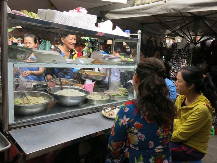 Quầy bánh tằm của chị Ngọc