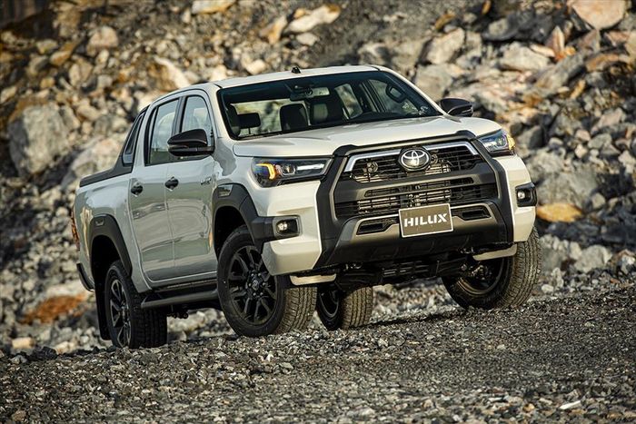 Gần 2.000 xe Hilux nhập khẩu phải triệu hồi vì lỗi trợ lực phanh. Ảnh: Toyota Việt Nam
