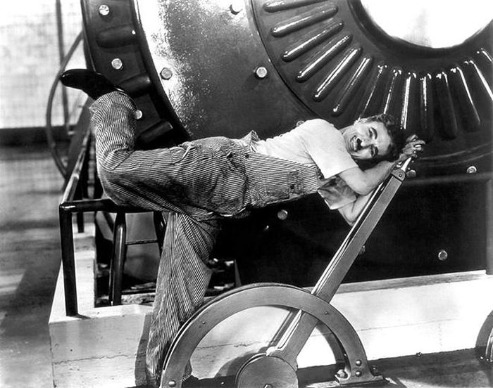 Charlie Chaplin trong vai người lang thang ở “Modern Times”