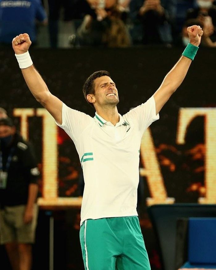Niềm vui vỡ òa của Nole sau khi kết thúc trận chung kết tại Melbourne Park 