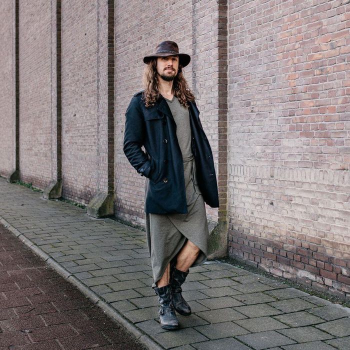 Sebastiaan luôn nỗ lực khám phá khía cạnh nữ tính của bản thân. Ảnh: Men's Health.