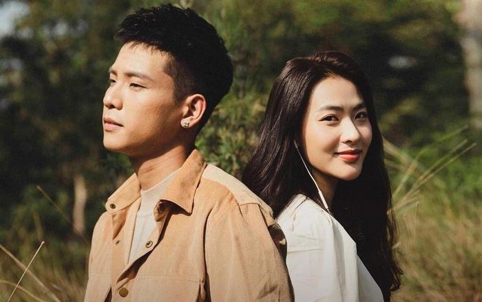  Lời xin lỗi vụng về là bản ballad tình cảm, phù hợp với giọng hát nam tính của Quân A.P. 