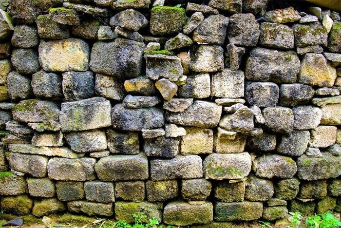Cách xếp đá tài tình của những người thợ xây xưa.