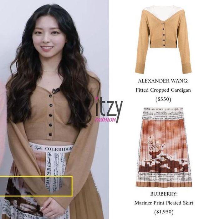  Bên cạnh kiểu áo trễ vai trơn, dáng áo cardigan cài khuy của Alexander Wang cũng phổ biến với nhiều nữ thần tượng xứ kim chi. Irene (Red Velvet) hay Yuna (ITZY) mới đây đều diện mẫu áo này. Ảnh: @itzyfashion, @styleby.redvelvet. 