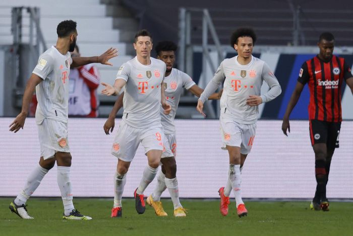 Lewandowski cùng Bayern Munich chinh phục những cột mốc mới