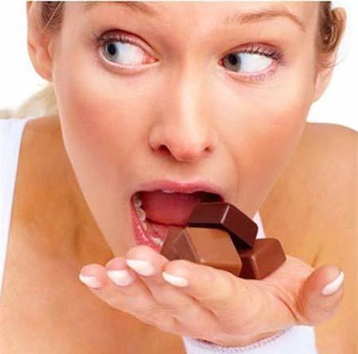  Bạn có thể ăn sôcôla tùy thích mà không cần lo đến việc bị mụn, nhưng cũng không nên quá nhều. Ảnh: WordPress.