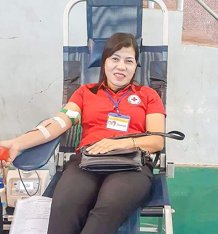 Chị Trần Thị Ly đã có 27 lần tham gia hiến máu nhân đạo trong suốt 13 năm qua - Ảnh: NVCC