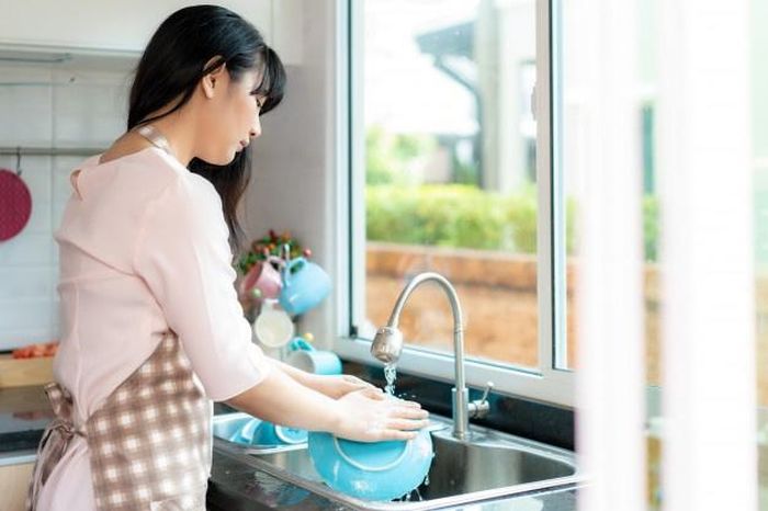 Mỗi ngày, các bà nội trợ quay cuồng với đủ việc không tên. Ảnh: Freepik.