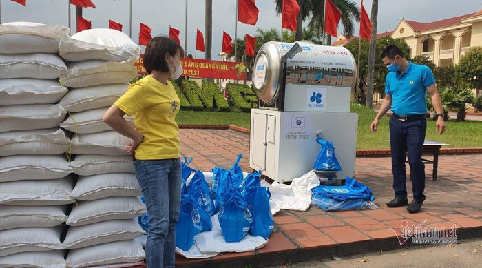 Chủ tịch huyện Cẩm Giàng cho biết, đối tượng ưu tiên số 1 là hộ nghèo, gia đình chính sách và các công nhân ngoại tỉnh đang cách ly tại chỗ từ trước Tết đến nay