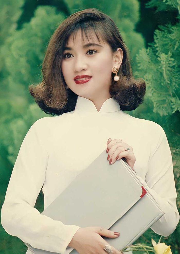 Cô sở hữu vẻ đẹp ngọt ngào, vóc dáng cân đối lúc trẻ. Ảnh: NSCC.