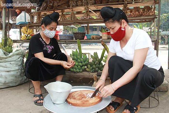 Người dân dùng tỏi để chế biến làm gia vị.