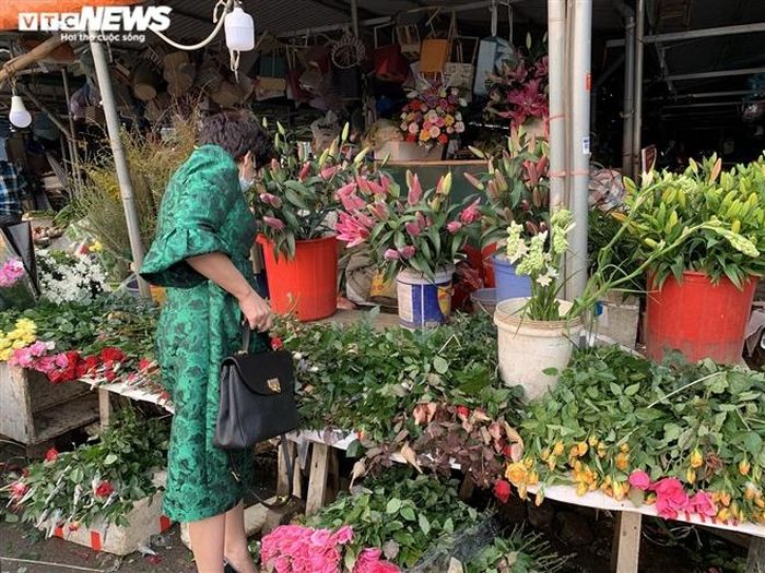 Theo ghi nhận, cửa hàng hoa là nơi tập trung đông khách nhất.