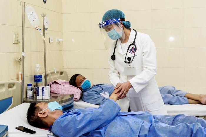 Các bệnh nhân ung thư nằm trong nhóm đối tượng được ưu tiên tiêm vaccine Covid-19. Ảnh: BVCC.