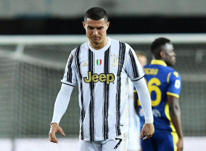  Juventus phải trả giá vì để đối thủ nắm thế chủ động quá lâu. Sau bàn mở tỷ số của Ronaldo, chỉ tạo ra thêm vỏn vẹn một cơ hội đáng chú ý, đó là cú sút bị cản phá của Aaron Ramsey ở phút 69. 