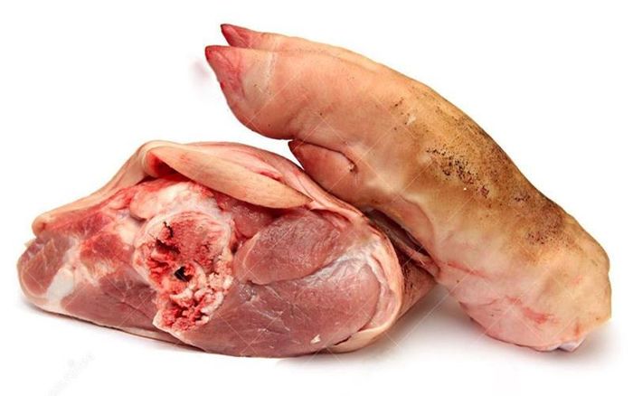 Chân giò hầm – Thực phẩm tăng vòng 1 hiệu quả tại nhà: Bạn có thể hầm chân giò với cháo, hạt sen, đậu đỏ, đậu ván, đậu xanh… ăn thường xuyên để tăng kích cỡ “núi đôi”. Chân giò hầm sẽ cung cấp vitamin, chất béo, chất đạm đầy đủ để phát triển một bộ ngực như ý muốn.