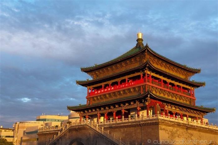 Ngày nay, tường thành chủ yếu mở cửa cho du khách tham quan bằng cách đi bộ hoặc đi xe đạp theo chu vi thành. Đến với Tây An, du khách có thể lựa chọn phương tiện xe đạp để ngắm cảnh tường thành cổ và cảnh quan của toàn thành phố. Ảnh:Curiouscatontherun.
