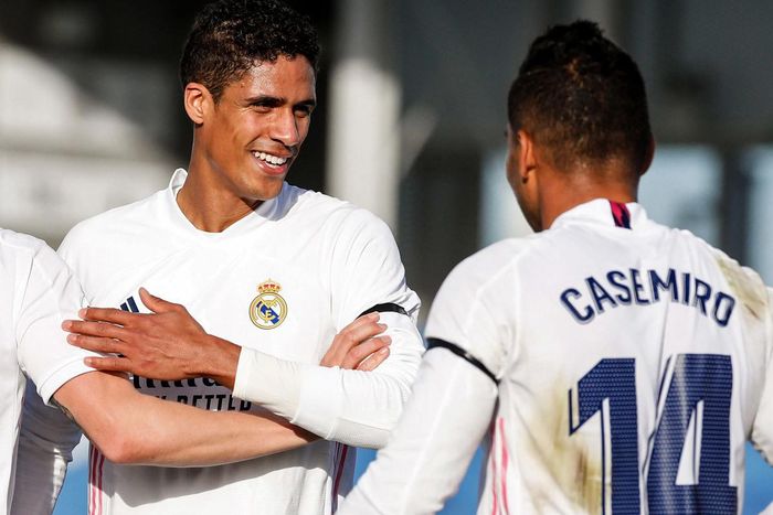 Juventus đàm phán Varane