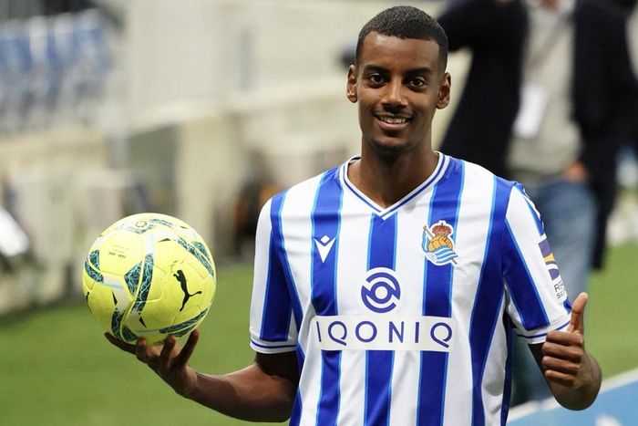 Man City quan tâm đến Isak