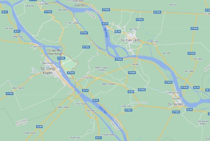  Xã Hòa Bình (khoanh đỏ) ở huyện Chợ Mới, An Giang. Ảnh: Google Maps. 