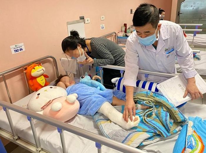 Sức khỏe của cháu bé tiến triển tốt, dự kiến ra viện vào ngày mai 5/3