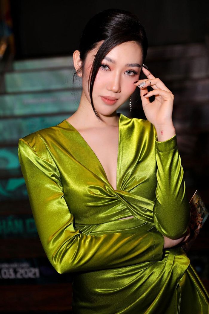 Nữ diễn viên cho hay trước kia, bẵng một thời gian tôi xa gia đình nhiều quá, cảm giác cô như một cá thể độc lập và xa rời. Nhưng những ngày chăm sóc ba bị bệnh, cô được trở lại cảm giác gần gũi bên gia đình, trở thành một điểm tựa vững chắc cho ba vượt qua bệnh tật.