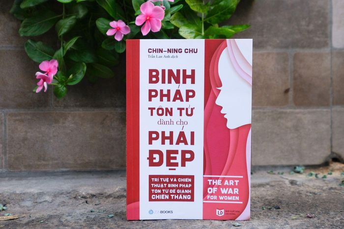  Sách Binh pháp Tôn Tử dành cho phái đẹp. Ảnh: Tuệ Lâm. 