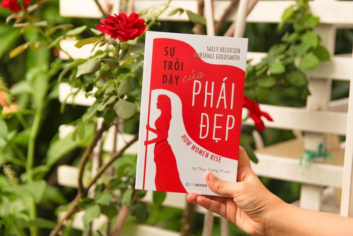  Sách Sự trỗi dậy của phái đẹp. Ảnh: Tuệ Lâm. 