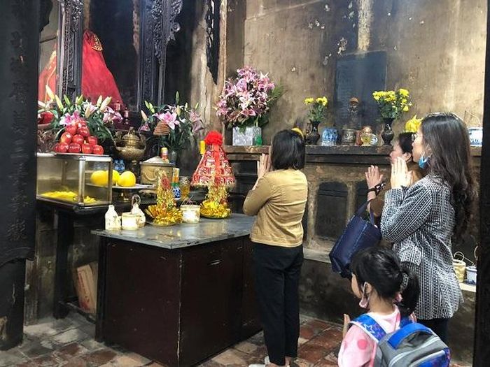  Theo ghi nhận của phóng viên, do thông tin về chùa Phúc Khánh mở cửa chưa được nhiều người biết đến nên công chúng đến chùa vẫn khá vắng vẻ.